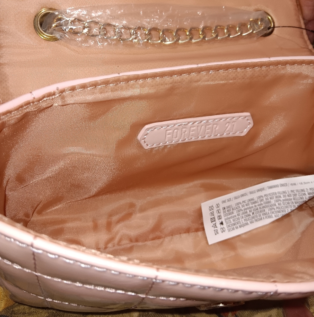 NWT F21 Light Pink Glossy Crossbody Bag - Picture 4 of 5
